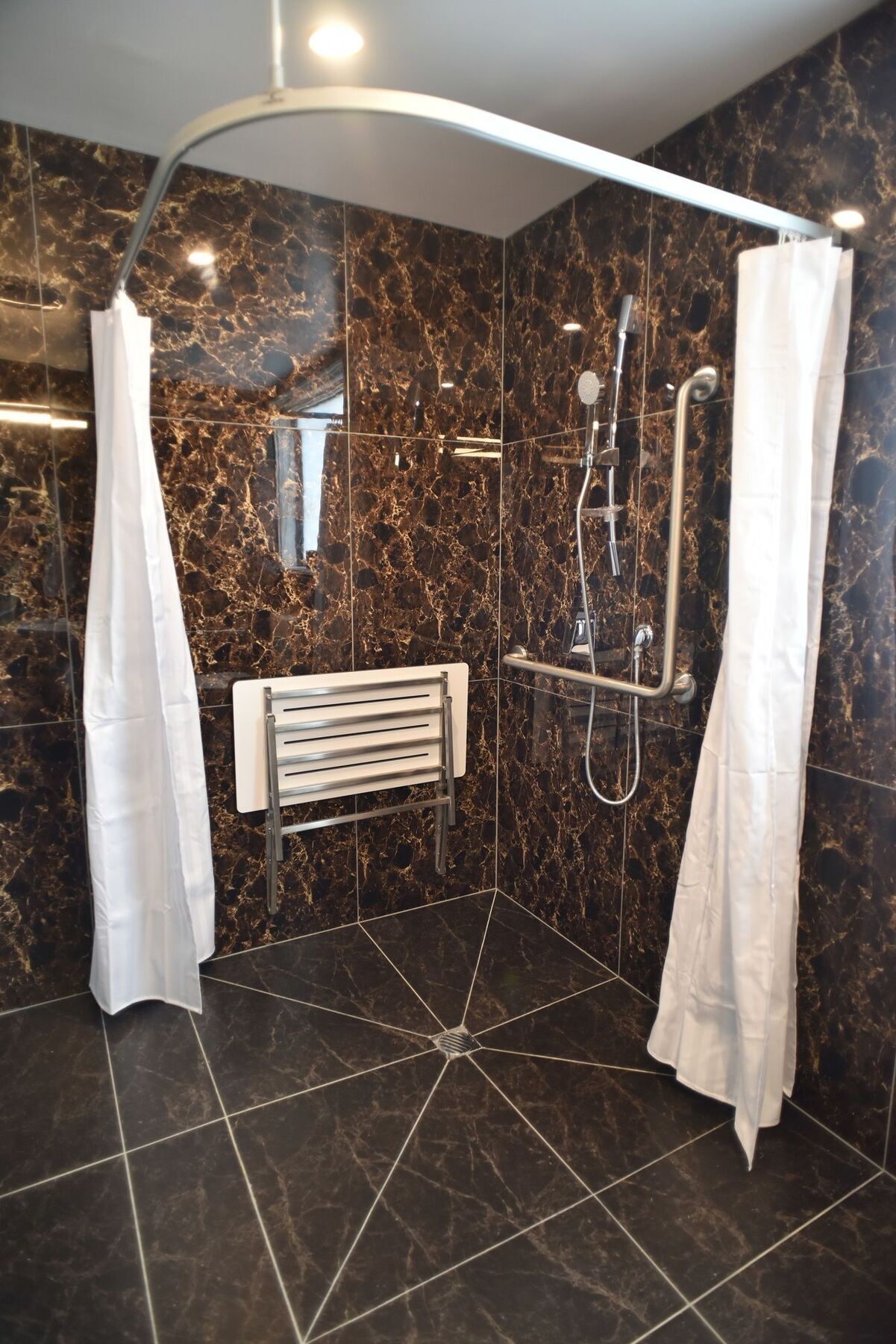 Bealey Plaza Motel Christchurch Exterior foto A shower seat